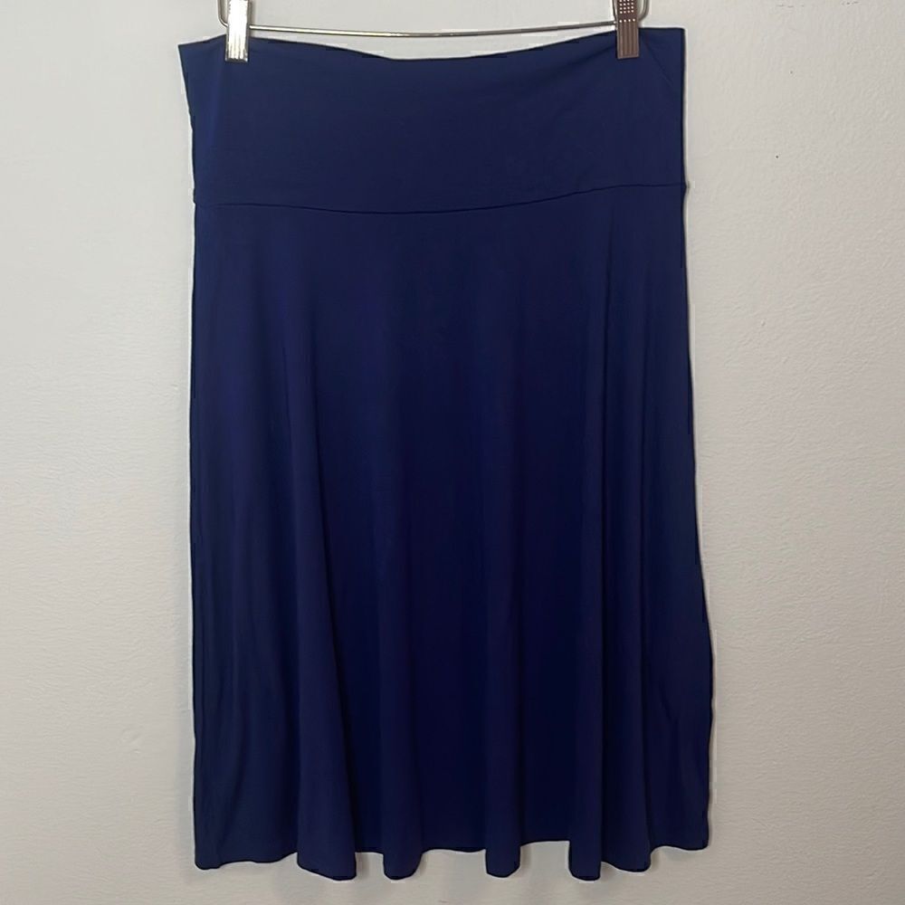 NWT Lock & Love rayon midi skirt.  Size large.  Soft and stretchy.
